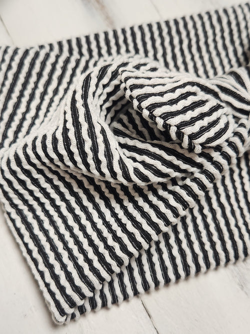 Black & White Textured Faux Bow Headhug